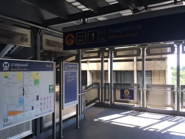 MRTバーンクンノン駅 １番出口