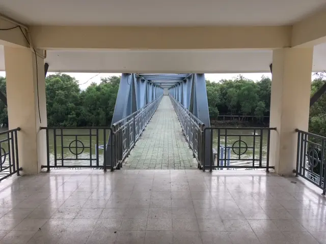 ピースアサムットフォート　入口橋