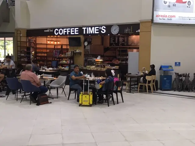 ピッサヌローク空港　コーヒーショップ