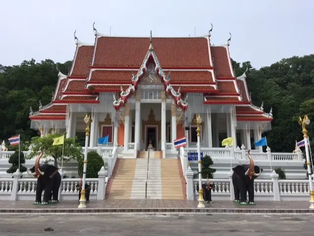 ラーチャブリー県 ワットカオチョーンプラーン（Wat Khao Chong Pran）