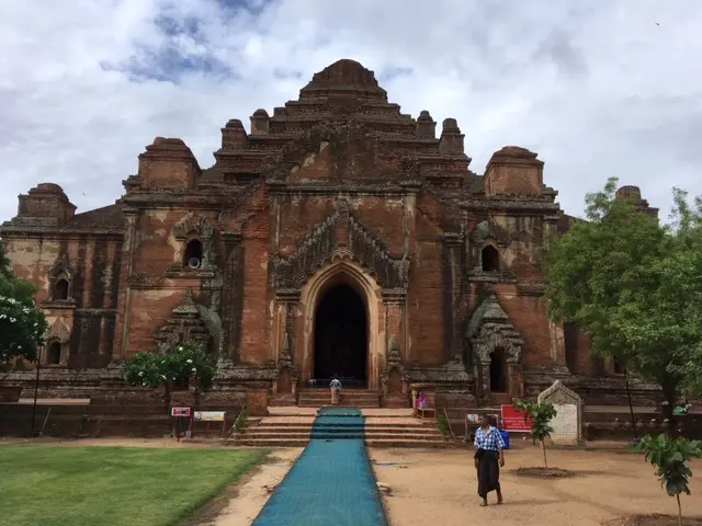 バガン ダマヤンジー寺院(Dhammangayi Temple)