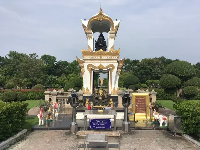 ナコンパトム サナームチャン宮殿 ガネーシャ像