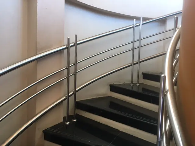 ナコンサワンタワー 10階へ上る階段