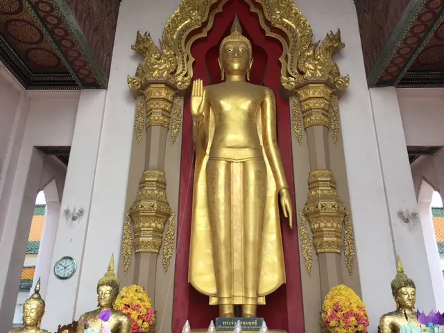 プラパトムチェディー 黄金の仏像