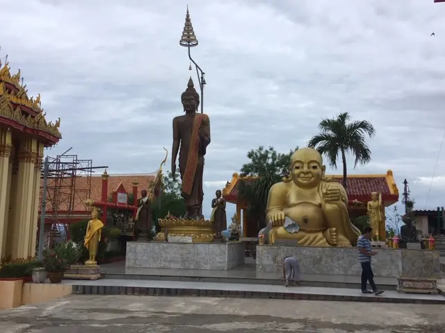 ウタイターニー ワットカオサケークラン 仏像