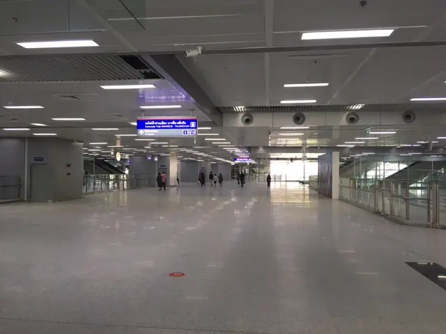 クルンテープ・アピワット中央駅（バンスー中央駅） 改札口内コンコース