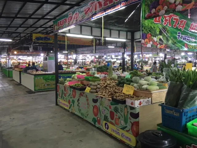 モーニングマーケット 野菜・果物売り場
