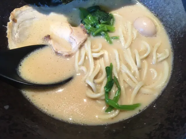 壱角家ラーメンの麺