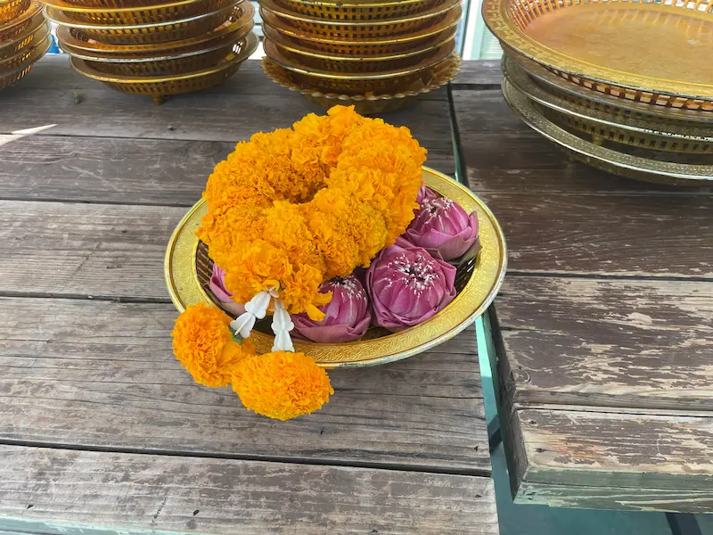 ラクシュミー女神 お供え用の花