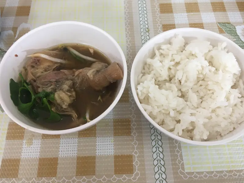 ミーおじさんの牛肉煮込み麺 ご飯