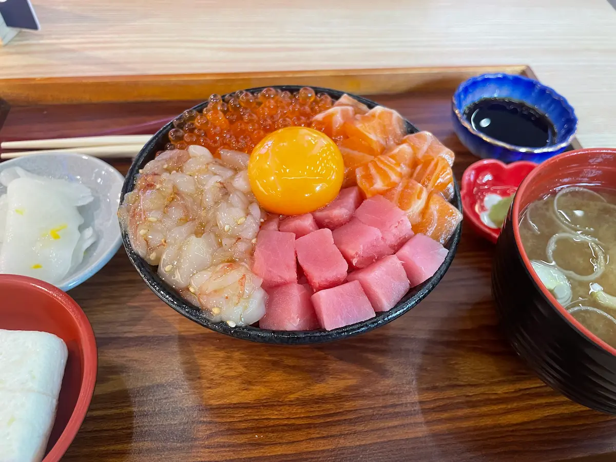 おまかせ丼（Omakase Don by Teppen）